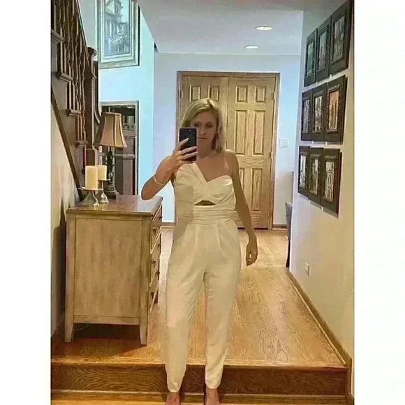 NWT ALC Athena Women White One Shoulder Cutout Delight Jumpsuit Size 4 - Picture 13 of 15